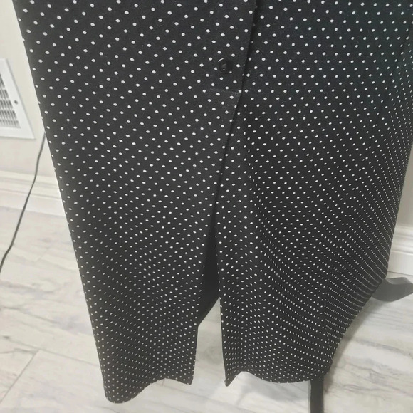 Fashion Bug Womans Black/White Polka-dot  Button Down Skirt,Size M. - Picture 4 of 6
